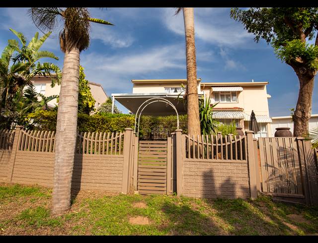 3 BEDROOM TOWNHOUSE FOR SALE IN UMHLANGA CENTRAL